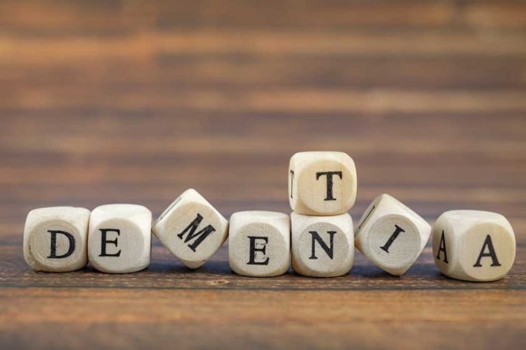 Wood cubes with the inscription dementia