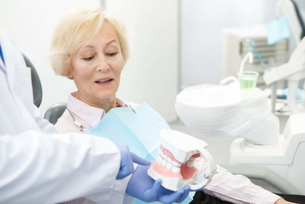 dental-care-tips-to-keep-seniors-teeth-healthy