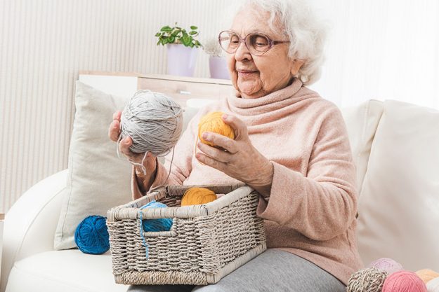 The Benefits Of Knitting For Your Aging Mom With Dementia The Benefits Of Knitting For Your Aging Mom With Dementia