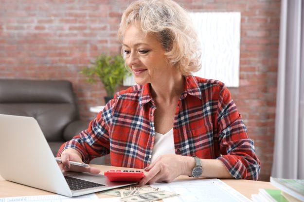 1 Mistake To Avoid When Comparing The Costs Between Independent Senior Living & In-Home Care 1 Mistake To Avoid When Comparing The Costs Between Independent Senior Living & In-Home Care