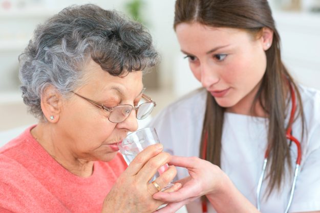 Dry Mouth In Seniors: 4 Remedies You Can Try