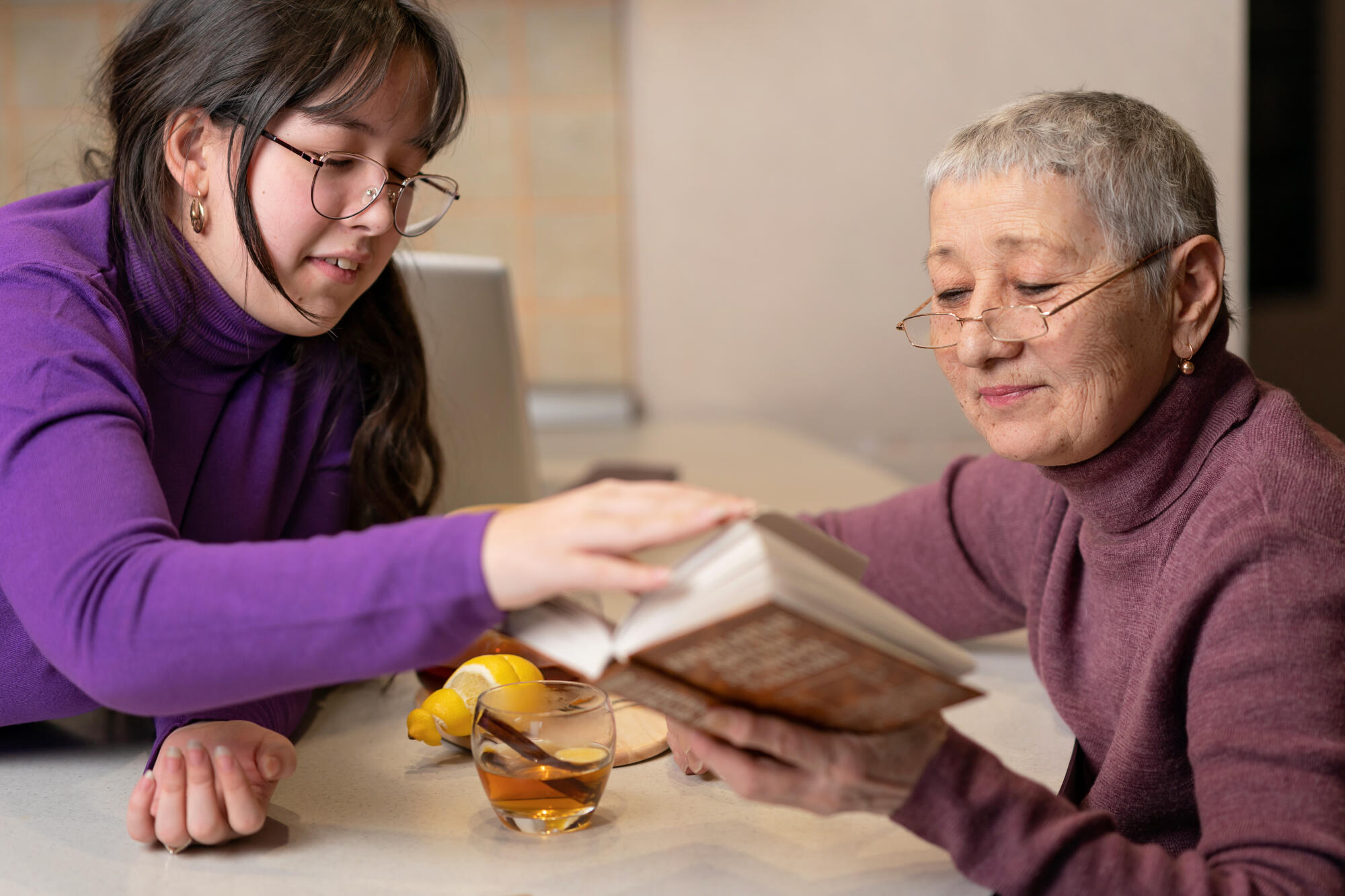 grandmother-and-granddaughter